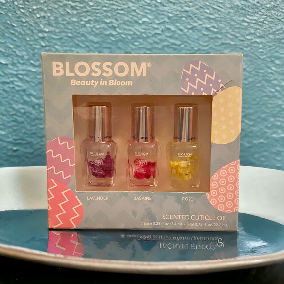 ⚫️ Blossom Cuticle Oil Hydrating Moisturizing 3 Pack Lavender/Jasmine/Rose - Picture 1 of 2